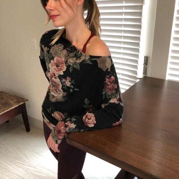 😻Last Large! Green Floral Off Shoulder Sweater - Picture 7 of 8